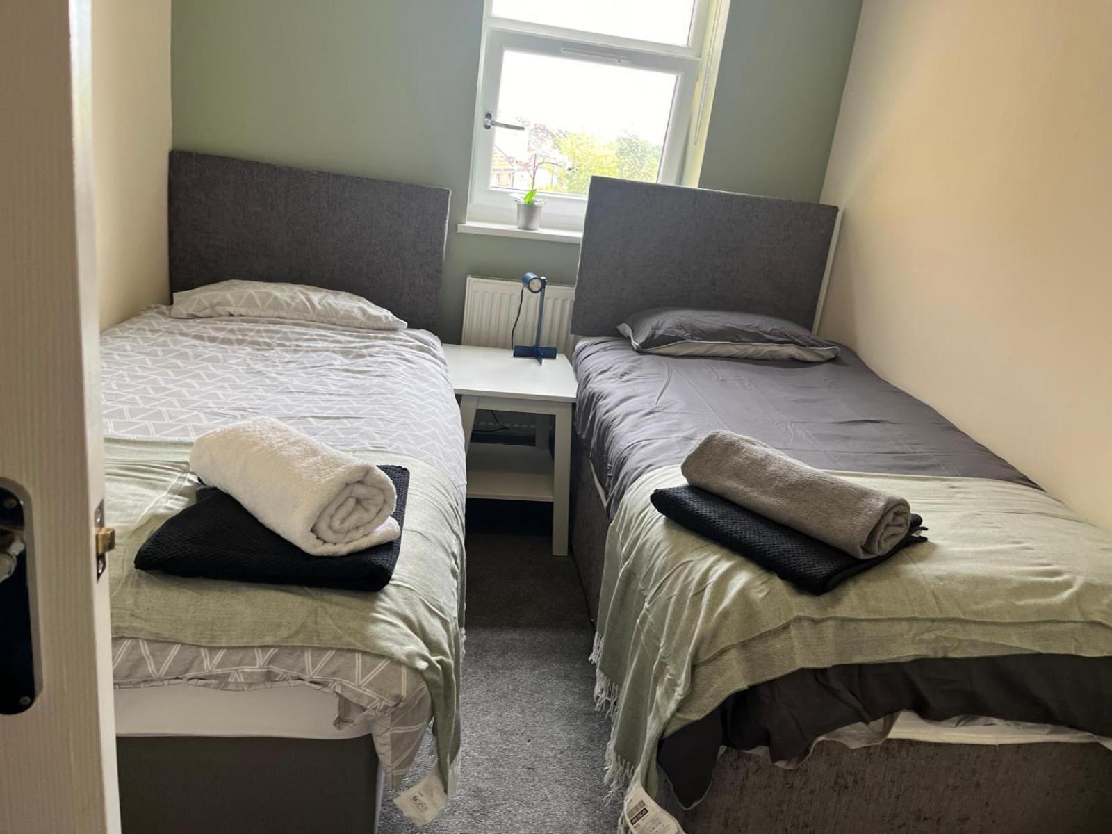 브리스틀 Short Term Lets From £15 Per Person Per Night 아파트 외부 사진