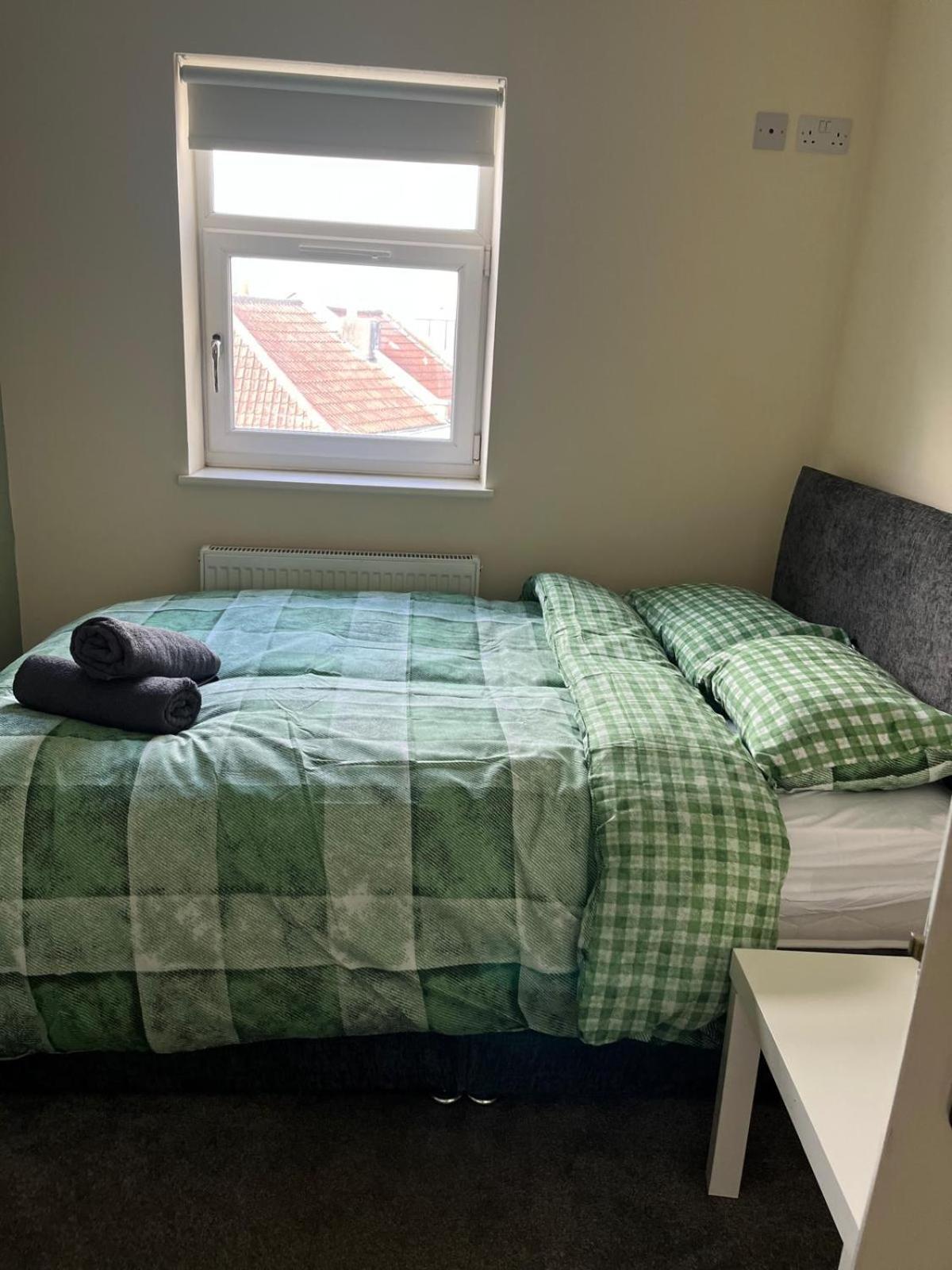 브리스틀 Short Term Lets From £15 Per Person Per Night 아파트 외부 사진